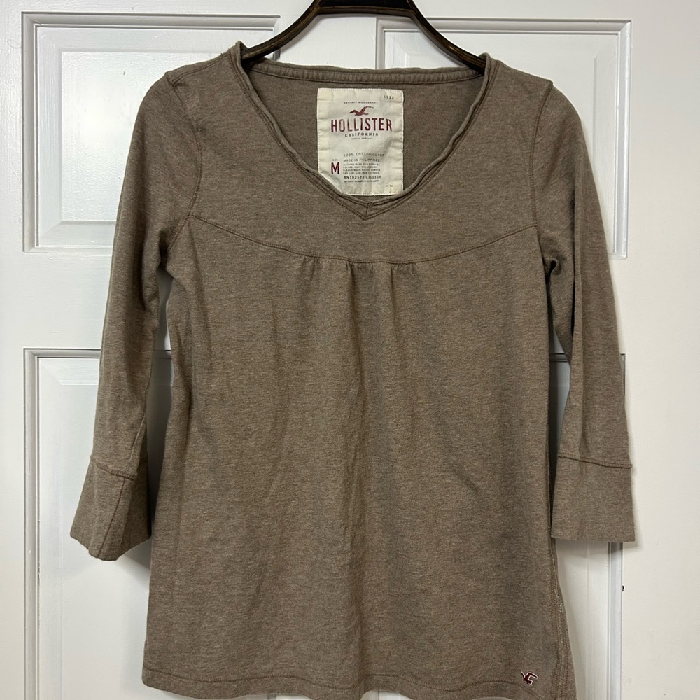 Hollister Women's Taupe Scoop V-Neck Long Sleeve Top